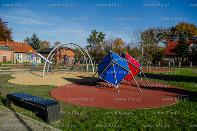 Gdansk. Jesienne, sloneczne przedpoludnie w Parku Orunskim.
Nz...