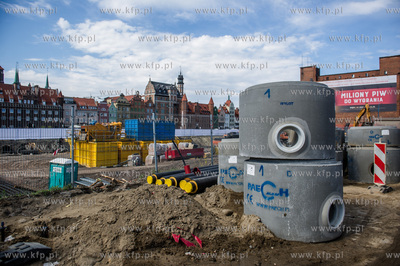 Gdansk. Wyspa Spichrzow. Uroczystosc wmurowania kamienia...