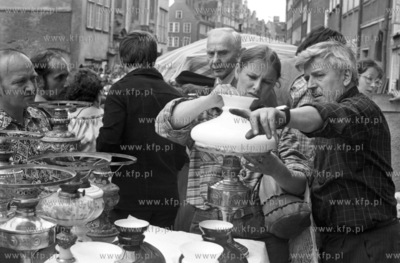 Targ Perski na ul. Sw. Ducha podczas Jarmarku Dominikanskiego....