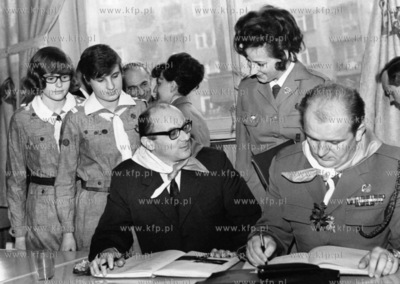 Czlonek Biura Politycznego - I sekretarz KW PZPR Stanislaw...