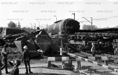 Katastrota kolejowa w Skowarczu. Na stojący pod semaforem...