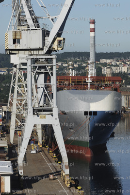 Prom pasazersko-samochodowy Stena Baltica wplywa do...