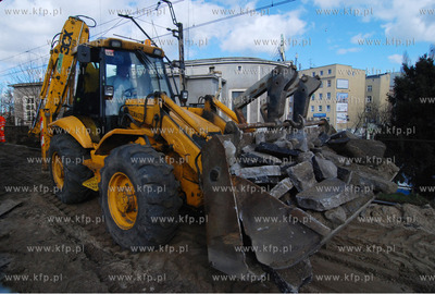 Gdynia. Remont peronu i torowiska Szybkiej Kolei Mejskiej
4.03.2008
Fot....