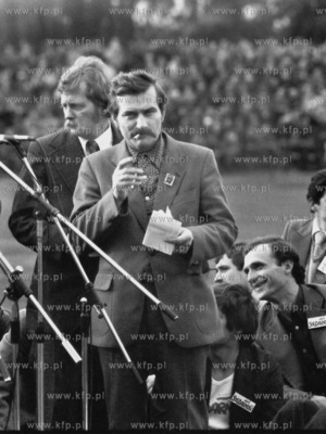 Delegacja Solidarnosci na stadionie klubu Hutnik na...