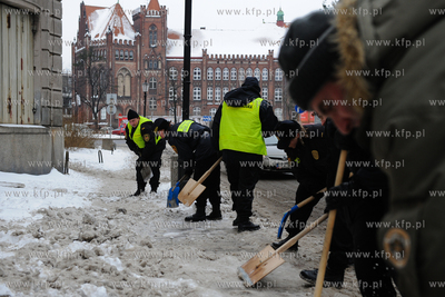 Gdansk. Ul. Dyrektorska. Straz Miejska, w ramach akcji...