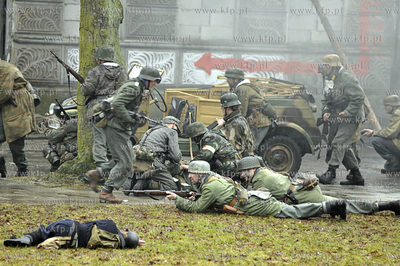 65 rocznica walk o Kolobrzeg i zaslubin z morzem. Widowisko...