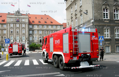 Ewakuacja Urzedu Miejskiego w Szczecinie. Powodem byl...