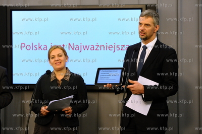 Sejm. Pierwsza konferencja prasowa klubu poselskiego...