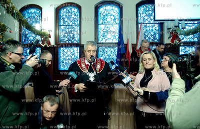 Slupsk

Maciej Kobylinski zlozyl uroczuste slubowanie...