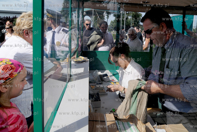 Gdynia. Skwer Kosciuszki. Wymiana zwyklych dwuzlotowek...