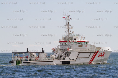 Gdynia ,akwen miedzy wejsciem poludniowym Portu Gdynia...