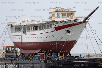 Transport kadluba do portu wewnetrzego w Gdansku szkolnego...