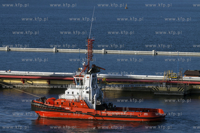 Irański supertankowiec M/T Atlantas wpływa do Naftoportu...