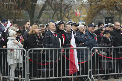 100. Gdyńskie urodziny niepodległej. Nz. m.in. Wojciech...