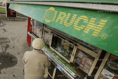 Kiosk RUCHu na ul Szerokiej w Gdansku. 25.01.2008 fot....