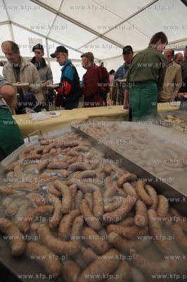 Gdansk, Targ Weglowy. Sniadanie wielkanocne dla ubogich...