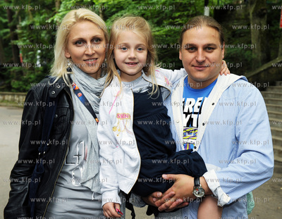 Top-Trendy, nz Pawel Golec z zona Kasia i corka Maja...