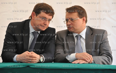 Stocznia Gdansk. Wodowanie jednostki COMBIDOCK IV....