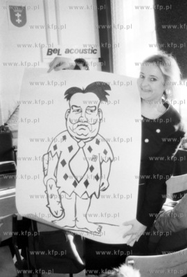 Jolanta Banach poslanka SLD z karykatura Lecha Walesy...