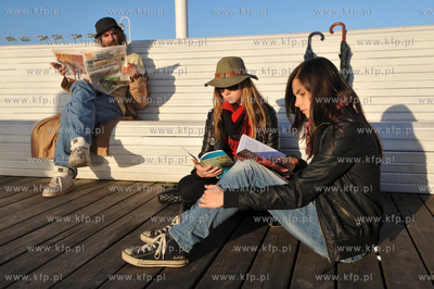 MOLO KSIAZKOWE od deski do deski. Akcja milosnikow...