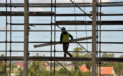 Uroczystosc zawieszenia wiechy nad nowo budowanym terminalem...