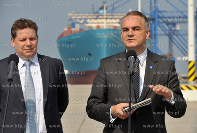 Wizyta wicepremiera Waldemara Pawlaka w gdanskim terminalu...