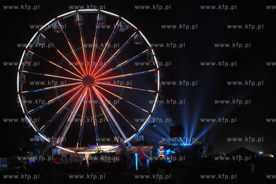 Heineken Open'er Festival w Gdyni.Kolo mlynskie w oddali...