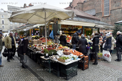 Świąteczne zakupy na Hali Targowej w Gdańsku. Zewnętrzne...