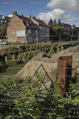 Gdańsk Orunia. Okolice mostu nad kanałem Radunii...
