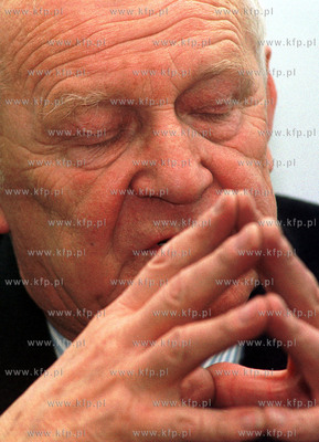 Mieczyslaw Rakowski - ostatni premier PRL Konferencja...