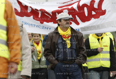Gdansk. Demonstracja ponad 3 tys. zwiazkowcow z Grupy...