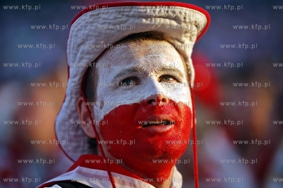 Gdansk. Mistrzostwa europy w pilce noznej. Kibice ogladaja...