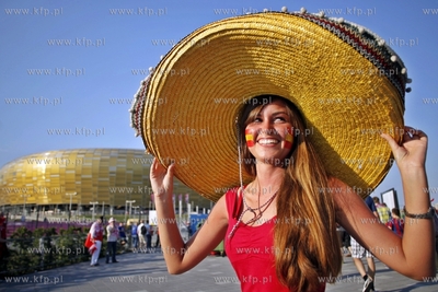 Gdansk Arena. Kibice wchodza na mecz Mistrzostw Europy...