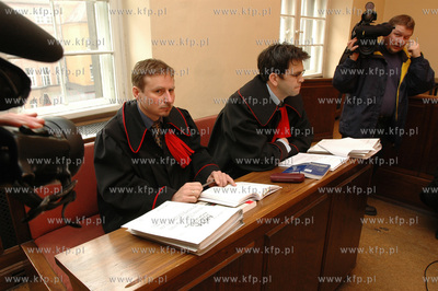 Rozpoczal sie proces w sprawie nielegalnych operacji...