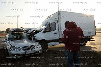 Wypadek drogowy na ulicy Uczniowskiej w Gdańsku. Zderzyły...