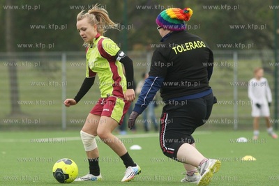 Gdansk Zaspa. Pilkarski turniej dzikich druzyn Do przerwy...