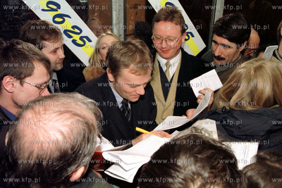 Pierwsza konwencja Platformy Obywatelskiej zalozonej...