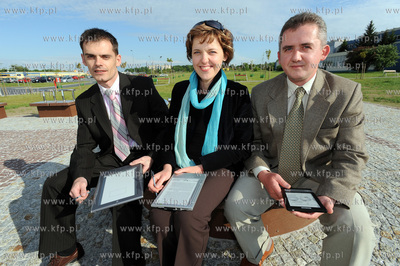 Mobilny czytnik iLiad firmy iRex Technologies jest...