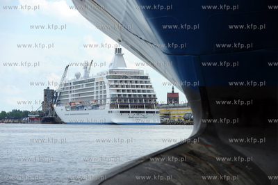 Wycieczkowiec Seven Seas Voyager jest drugim najwiekszym...