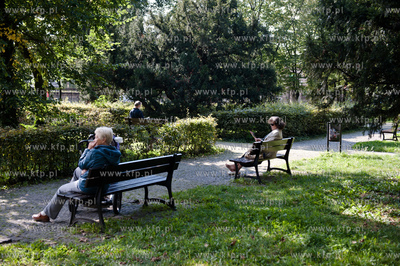 Park Kuzniczki - zabytkowy, niewielki park w Gdansku...