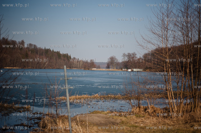 Kaszuby. Jezioro Przywidzkie.
17.03.2012
fot. Mateusz...