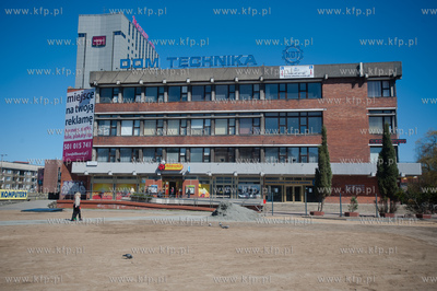 Gdansk. Czesciowo zasypana tzw. Dziura Wsytdu przed...