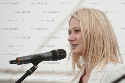 Gdynia. Uroczystosc podpisania aktu erekcyjnego i wmurowanie...