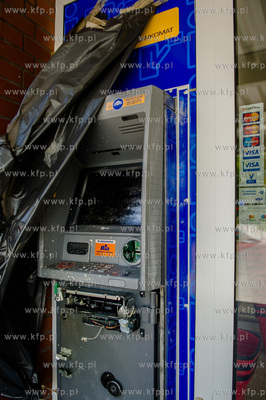 Gdynia. Chwarzno. Proba kradziezy pieniedzy z bankomatu...