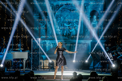 Gdansk. Centrum Sw. Jana. Koncert pt. Cała Polska...