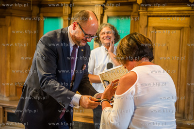 Ratusz Staromiejski w Gdansku. Uroczystosc wreczenia...