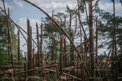 Rytel k. Chojnic. Skutki nawałnicy, która z piątku...