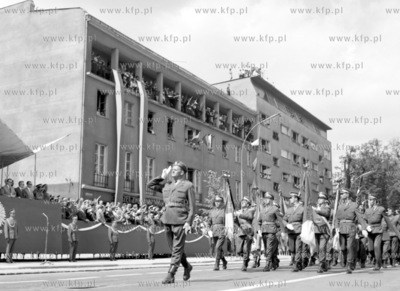 Defilada wojskowa z okazji Dni Morza na al. Grunwaldzkiej...