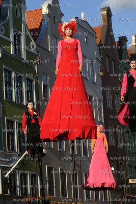 X Miedzynarodowy Festiwal Teatrow Plenerowych i Ulicznych...