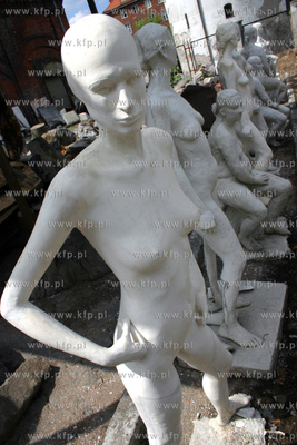 Prace studentow Wydzialu Rzezby Akademii Sztuk Pieknych...